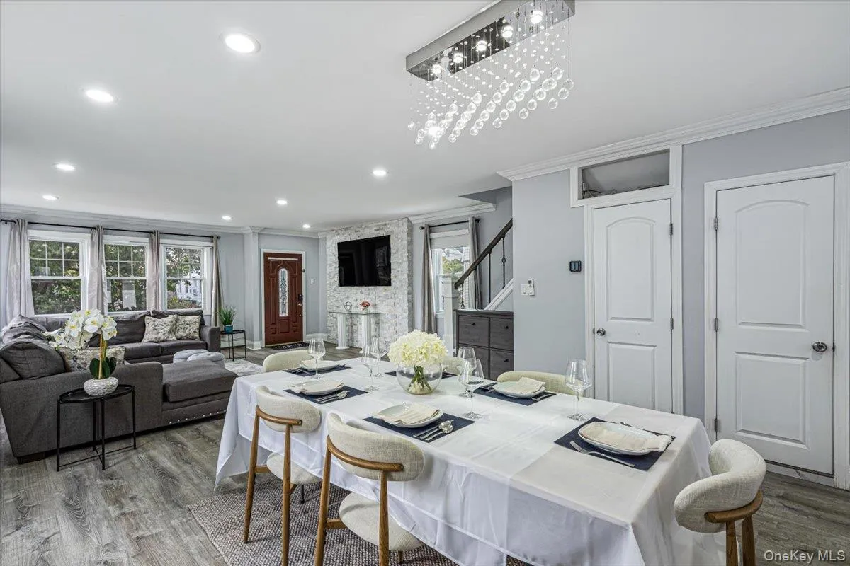 224 Oak Street, Hempstead, NY, 3 Bedrooms Bedrooms, 6 Rooms Rooms,3 BathroomsBathrooms,Residential,For Rent,Oak,0,1063221 224 Oak Street, Hempstead, NY, 3 Bedrooms Bedrooms, 6 Rooms Rooms,3 BathroomsBathrooms,Residential,For Rent,Oak,0,1063221