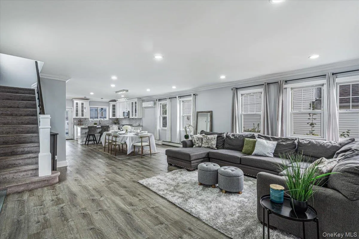224 Oak Street, Hempstead, NY, 3 Bedrooms Bedrooms, 6 Rooms Rooms,3 BathroomsBathrooms,Residential,For Rent,Oak,0,1063221 224 Oak Street, Hempstead, NY, 3 Bedrooms Bedrooms, 6 Rooms Rooms,3 BathroomsBathrooms,Residential,For Rent,Oak,0,1063221