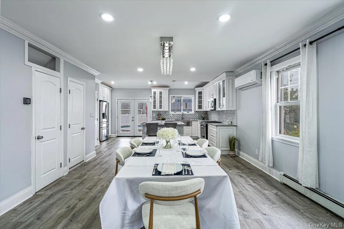 224 Oak Street, Hempstead, NY, 3 Bedrooms Bedrooms, 6 Rooms Rooms,3 BathroomsBathrooms,Residential,For Rent,Oak,0,1063221 224 Oak Street, Hempstead, NY, 3 Bedrooms Bedrooms, 6 Rooms Rooms,3 BathroomsBathrooms,Residential,For Rent,Oak,0,1063221