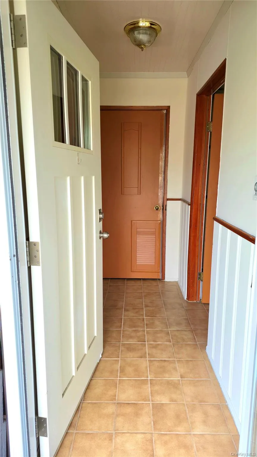 Entry Foyer with Storage Entry Foyer with Storage