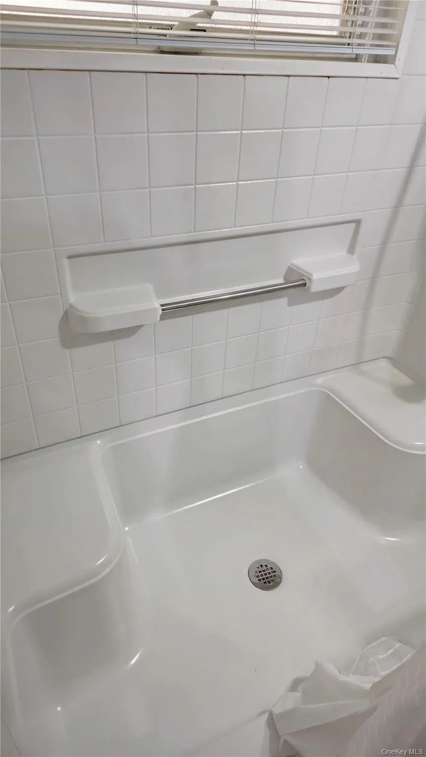 91 Bobolink Lane, Hempstead, NY, 2 Bedrooms Bedrooms, 5 Rooms Rooms,1 BathroomBathrooms,Residential Lease,For Rent,Bobolink,0,1063224 91 Bobolink Lane, Hempstead, NY, 2 Bedrooms Bedrooms, 5 Rooms Rooms,1 BathroomBathrooms,Residential Lease,For Rent,Bobolink,0,1063224