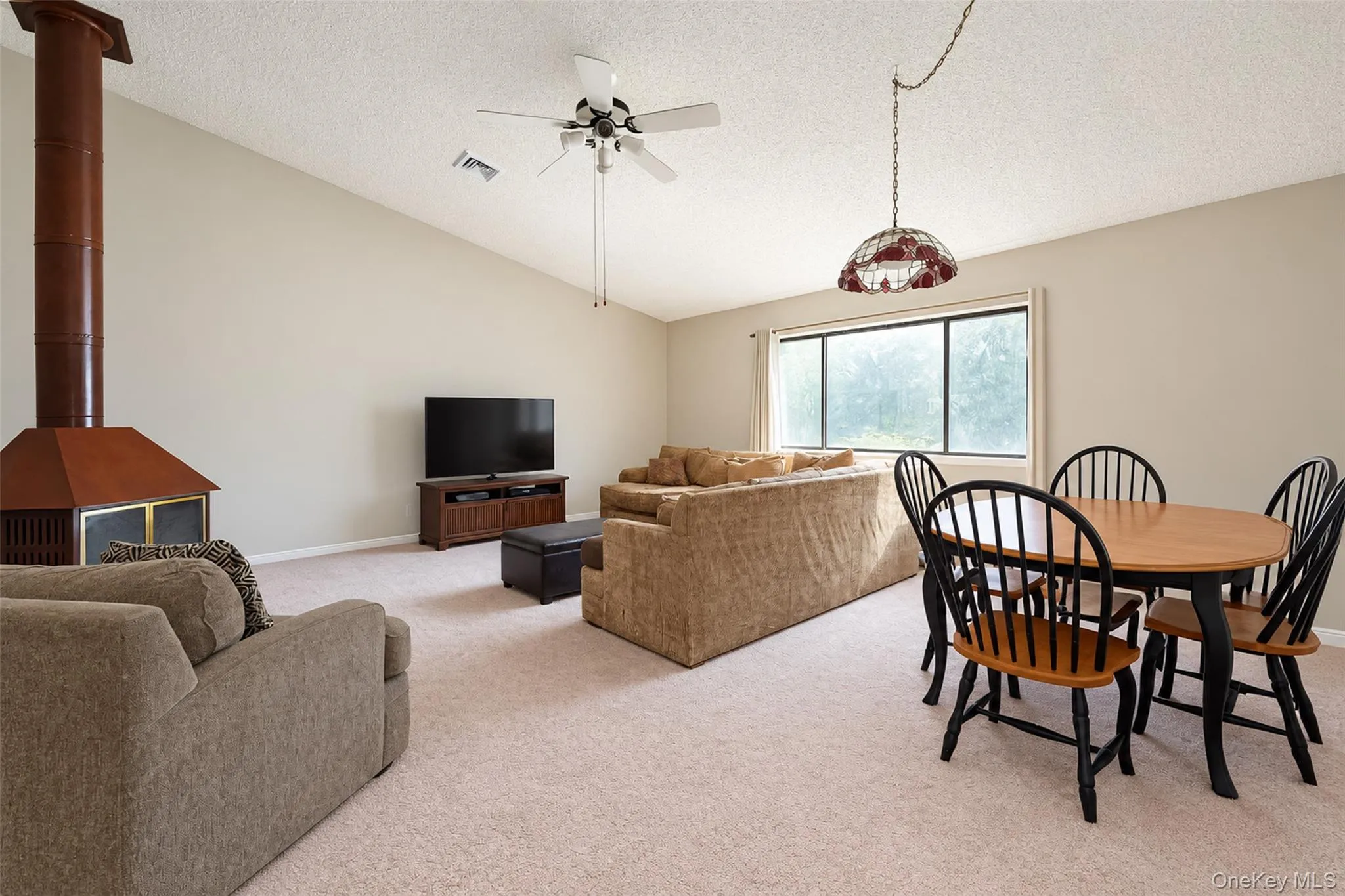 4004 Deer Path, Poughkeepsie, NY, 2 Bedrooms Bedrooms, 5 Rooms Rooms,1 BathroomBathrooms,Residential,For Rent,Deer,0,1063229 4004 Deer Path, Poughkeepsie, NY, 2 Bedrooms Bedrooms, 5 Rooms Rooms,1 BathroomBathrooms,Residential,For Rent,Deer,0,1063229