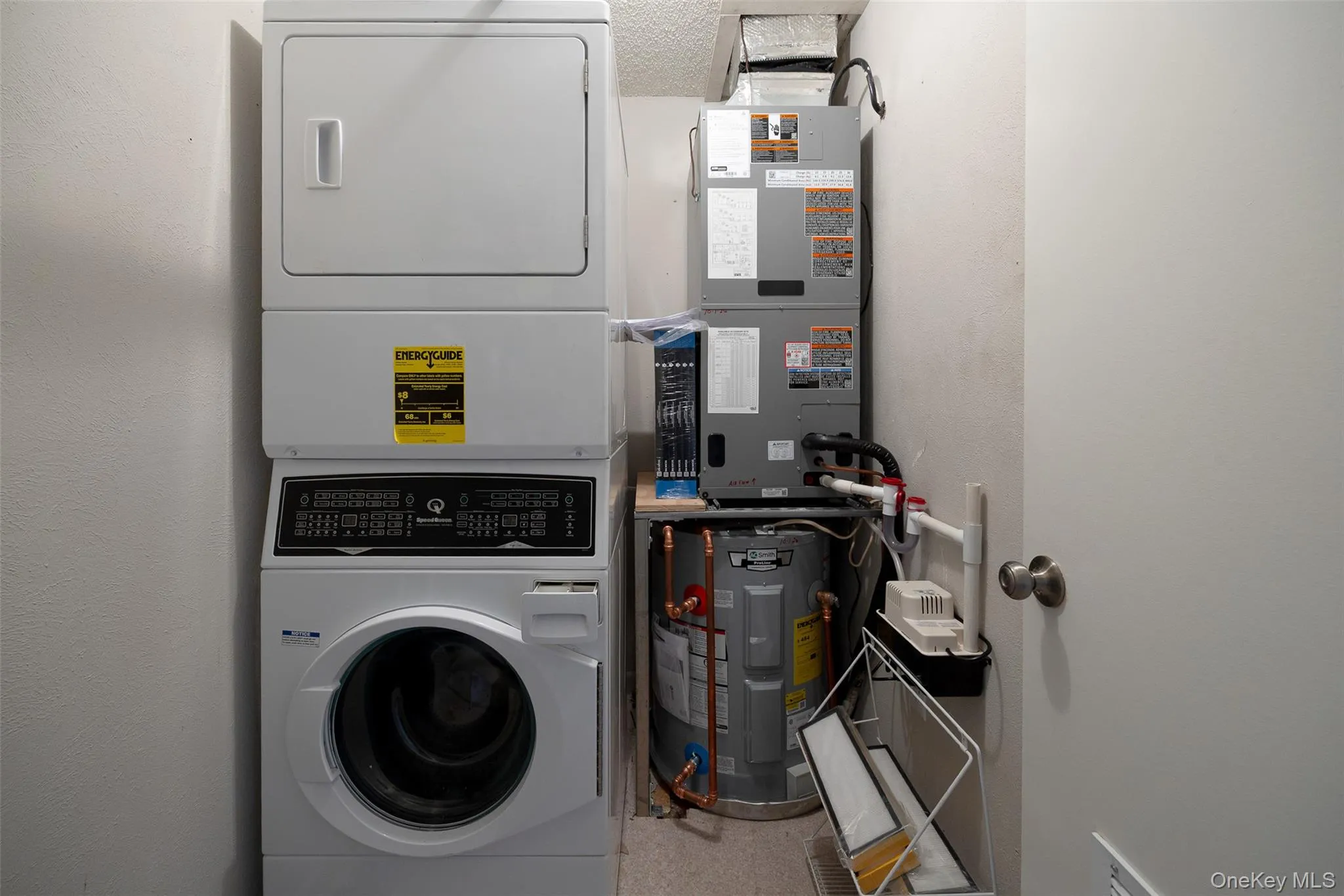 4004 Deer Path, Poughkeepsie, NY, 2 Bedrooms Bedrooms, 5 Rooms Rooms,1 BathroomBathrooms,Residential,For Rent,Deer,0,1063229 4004 Deer Path, Poughkeepsie, NY, 2 Bedrooms Bedrooms, 5 Rooms Rooms,1 BathroomBathrooms,Residential,For Rent,Deer,0,1063229