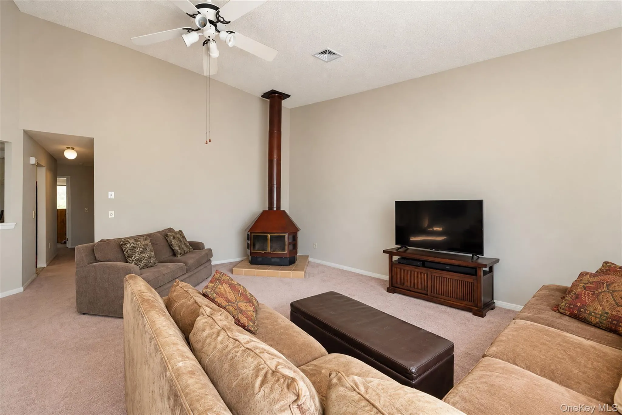 4004 Deer Path, Poughkeepsie, NY, 2 Bedrooms Bedrooms, 5 Rooms Rooms,1 BathroomBathrooms,Residential,For Rent,Deer,0,1063229 4004 Deer Path, Poughkeepsie, NY, 2 Bedrooms Bedrooms, 5 Rooms Rooms,1 BathroomBathrooms,Residential,For Rent,Deer,0,1063229