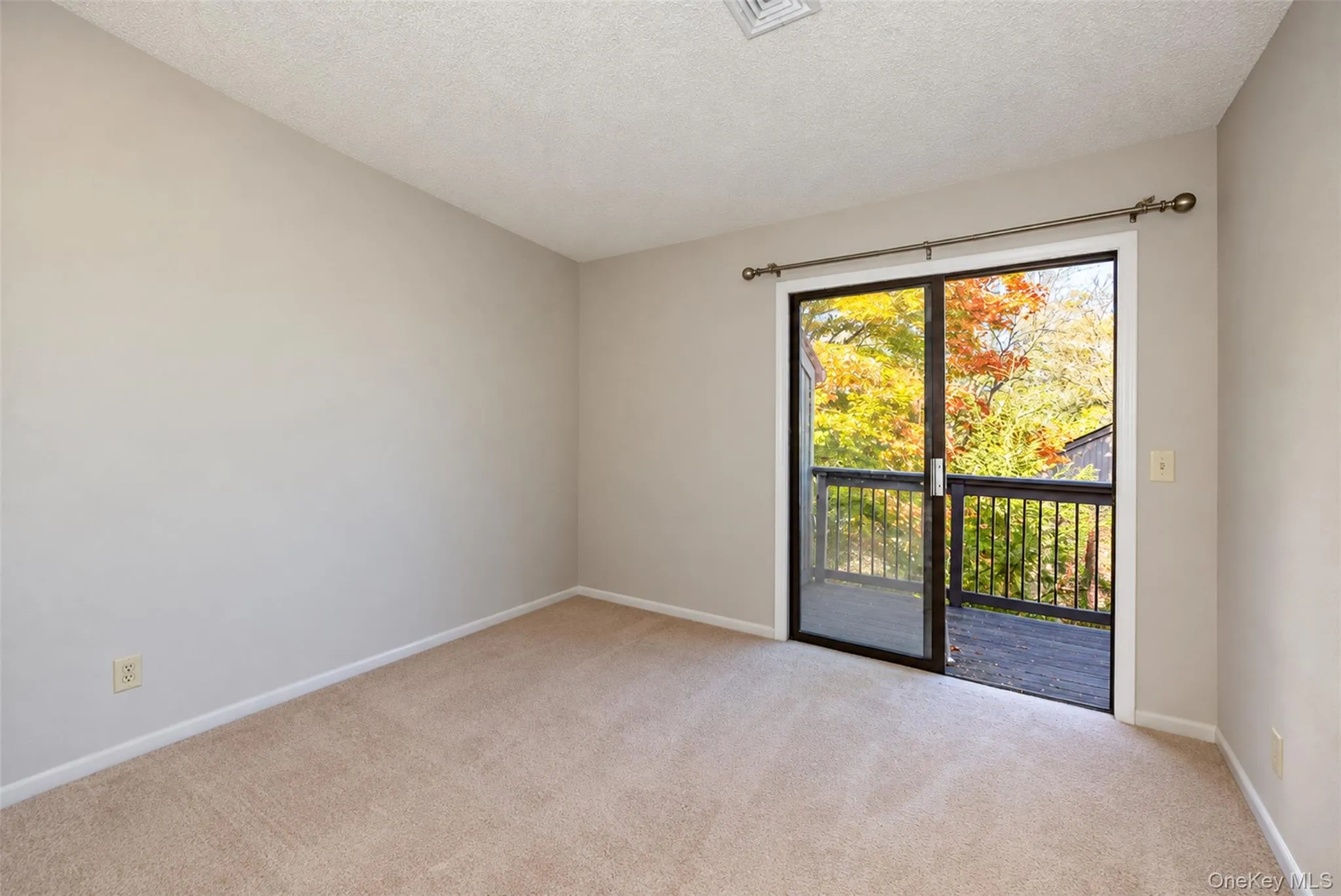 4004 Deer Path, Poughkeepsie, NY, 2 Bedrooms Bedrooms, 5 Rooms Rooms,1 BathroomBathrooms,Residential,For Rent,Deer,0,1063229 4004 Deer Path, Poughkeepsie, NY, 2 Bedrooms Bedrooms, 5 Rooms Rooms,1 BathroomBathrooms,Residential,For Rent,Deer,0,1063229