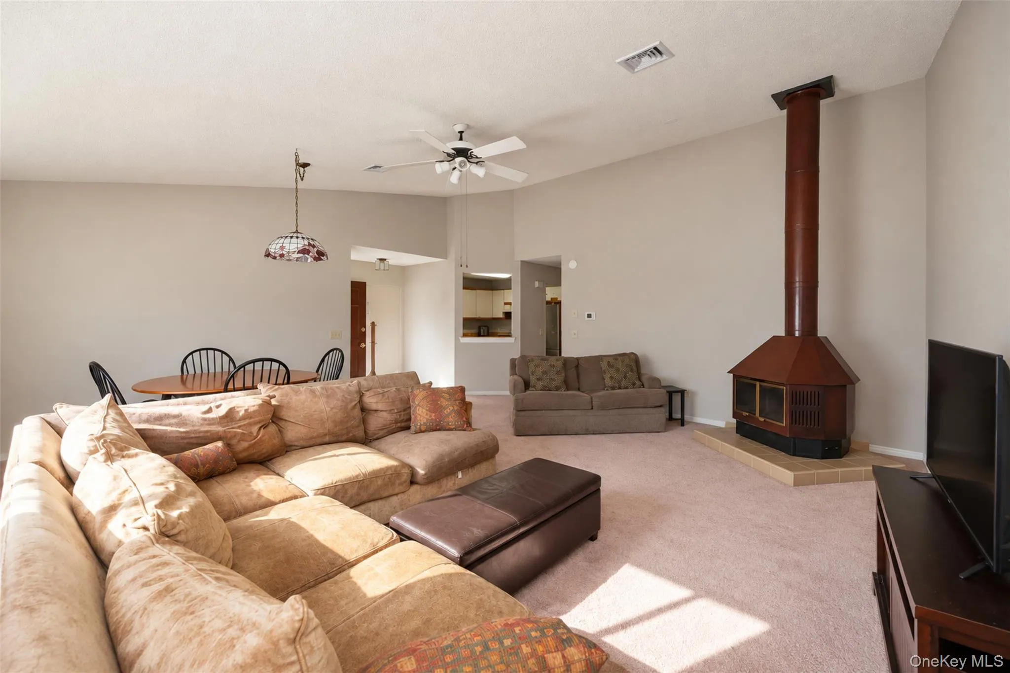 4004 Deer Path, Poughkeepsie, NY, 2 Bedrooms Bedrooms, 5 Rooms Rooms,1 BathroomBathrooms,Residential,For Rent,Deer,0,1063229 4004 Deer Path, Poughkeepsie, NY, 2 Bedrooms Bedrooms, 5 Rooms Rooms,1 BathroomBathrooms,Residential,For Rent,Deer,0,1063229