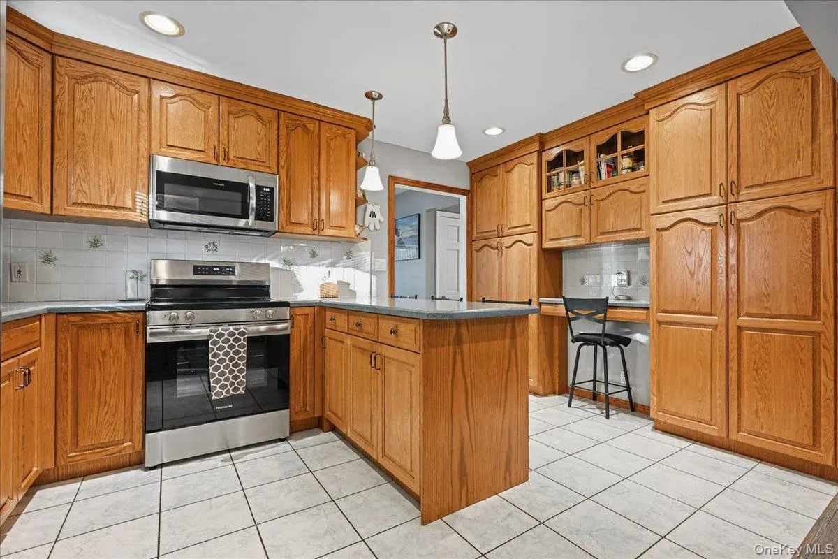 980 Washington Avenue, Hempstead, NY, 4 Bedrooms Bedrooms, 8 Rooms Rooms,2 BathroomsBathrooms,Residential,For Rent,Washington,0,1063230 980 Washington Avenue, Hempstead, NY, 4 Bedrooms Bedrooms, 8 Rooms Rooms,2 BathroomsBathrooms,Residential,For Rent,Washington,0,1063230