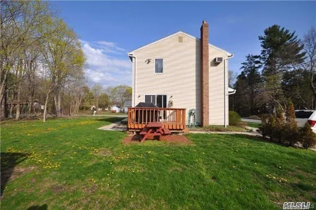 18 Larsen Avenue, Smithtown, NY, 4 Bedrooms Bedrooms, 7 Rooms Rooms,2 BathroomsBathrooms,Residential,For Rent,Larsen,0,1063231 18 Larsen Avenue, Smithtown, NY, 4 Bedrooms Bedrooms, 7 Rooms Rooms,2 BathroomsBathrooms,Residential,For Rent,Larsen,0,1063231