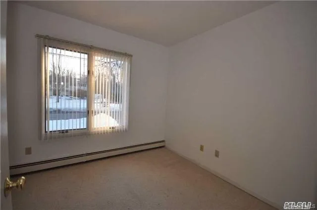 18 Larsen Avenue, Smithtown, NY, 4 Bedrooms Bedrooms, 7 Rooms Rooms,2 BathroomsBathrooms,Residential,For Rent,Larsen,0,1063231 18 Larsen Avenue, Smithtown, NY, 4 Bedrooms Bedrooms, 7 Rooms Rooms,2 BathroomsBathrooms,Residential,For Rent,Larsen,0,1063231