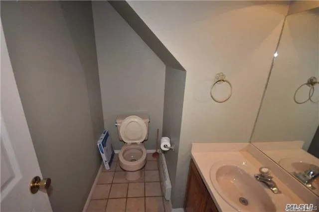 18 Larsen Avenue, Smithtown, NY, 4 Bedrooms Bedrooms, 7 Rooms Rooms,2 BathroomsBathrooms,Residential,For Rent,Larsen,0,1063231 18 Larsen Avenue, Smithtown, NY, 4 Bedrooms Bedrooms, 7 Rooms Rooms,2 BathroomsBathrooms,Residential,For Rent,Larsen,0,1063231
