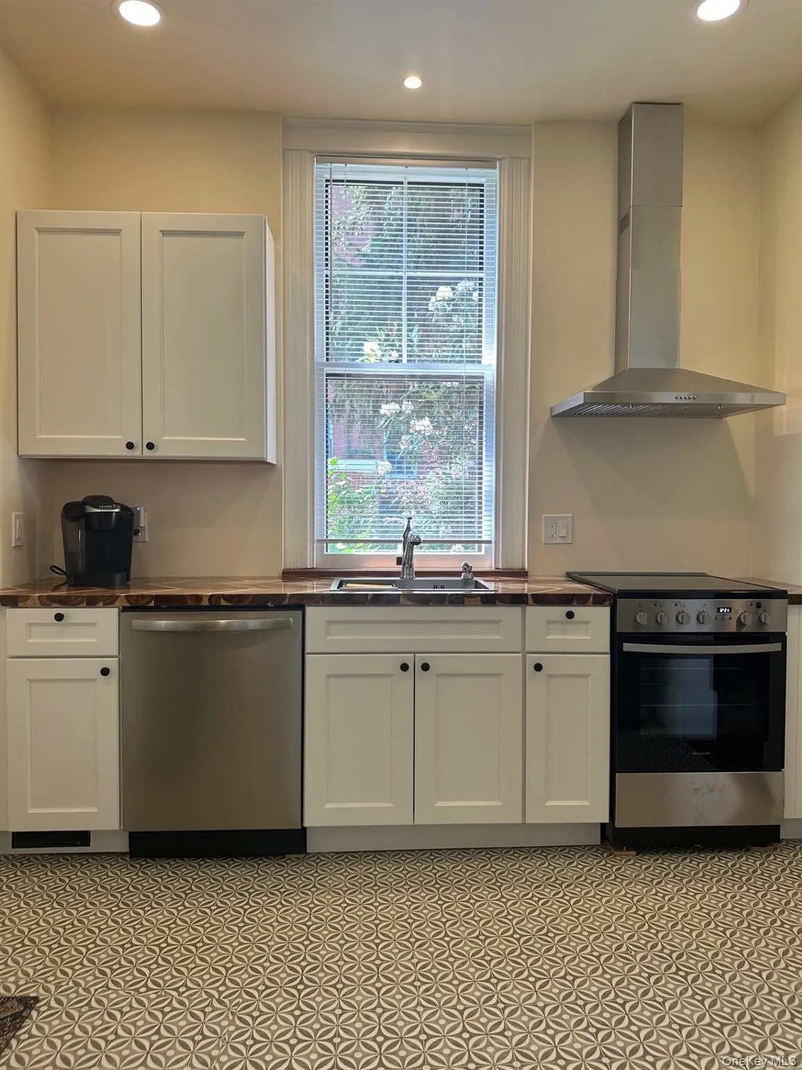 48 Hamilton Street, Poughkeepsie, NY, 1 Bedroom Bedrooms, 3 Room Rooms,1 BathroomBathrooms,Residential Lease,For Rent,Hamilton,0,1063232 48 Hamilton Street, Poughkeepsie, NY, 1 Bedroom Bedrooms, 3 Room Rooms,1 BathroomBathrooms,Residential Lease,For Rent,Hamilton,0,1063232