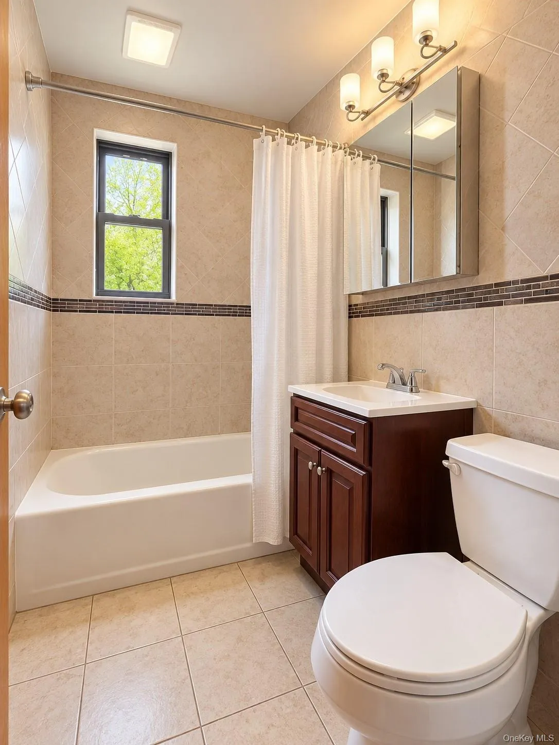 136-51 Jewel Ave, New York, NY, 2 Bedrooms Bedrooms, 5 Rooms Rooms,1 BathroomBathrooms,Residential,For Rent,Jewel Ave,0,1063233 136-51 Jewel Ave, New York, NY, 2 Bedrooms Bedrooms, 5 Rooms Rooms,1 BathroomBathrooms,Residential,For Rent,Jewel Ave,0,1063233
