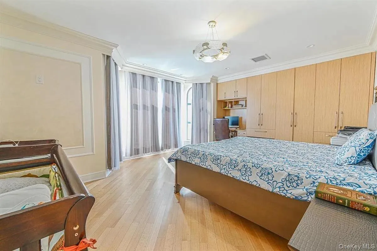 9921 62nd Drive, New York, NY, 7 Bedrooms Bedrooms, 12 Rooms Rooms,4 BathroomsBathrooms,Residential Lease,For Rent,62nd,0,1063234 9921 62nd Drive, New York, NY, 7 Bedrooms Bedrooms, 12 Rooms Rooms,4 BathroomsBathrooms,Residential Lease,For Rent,62nd,0,1063234