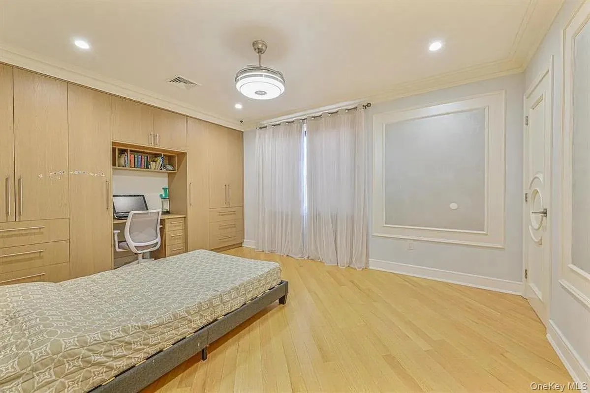 9921 62nd Drive, New York, NY, 7 Bedrooms Bedrooms, 12 Rooms Rooms,4 BathroomsBathrooms,Residential Lease,For Rent,62nd,0,1063234 9921 62nd Drive, New York, NY, 7 Bedrooms Bedrooms, 12 Rooms Rooms,4 BathroomsBathrooms,Residential Lease,For Rent,62nd,0,1063234