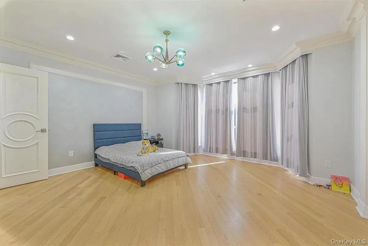 9921 62nd Drive, New York, NY, 7 Bedrooms Bedrooms, 12 Rooms Rooms,4 BathroomsBathrooms,Residential Lease,For Rent,62nd,0,1063234 9921 62nd Drive, New York, NY, 7 Bedrooms Bedrooms, 12 Rooms Rooms,4 BathroomsBathrooms,Residential Lease,For Rent,62nd,0,1063234