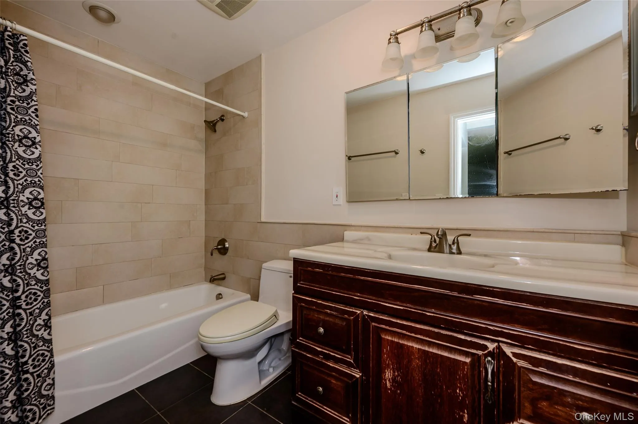 559 Leheigh Lane, Hempstead, NY, 4 Bedrooms Bedrooms, 8 Rooms Rooms,2 BathroomsBathrooms,Residential Lease,For Rent,Leheigh,0,1063260 559 Leheigh Lane, Hempstead, NY, 4 Bedrooms Bedrooms, 8 Rooms Rooms,2 BathroomsBathrooms,Residential Lease,For Rent,Leheigh,0,1063260