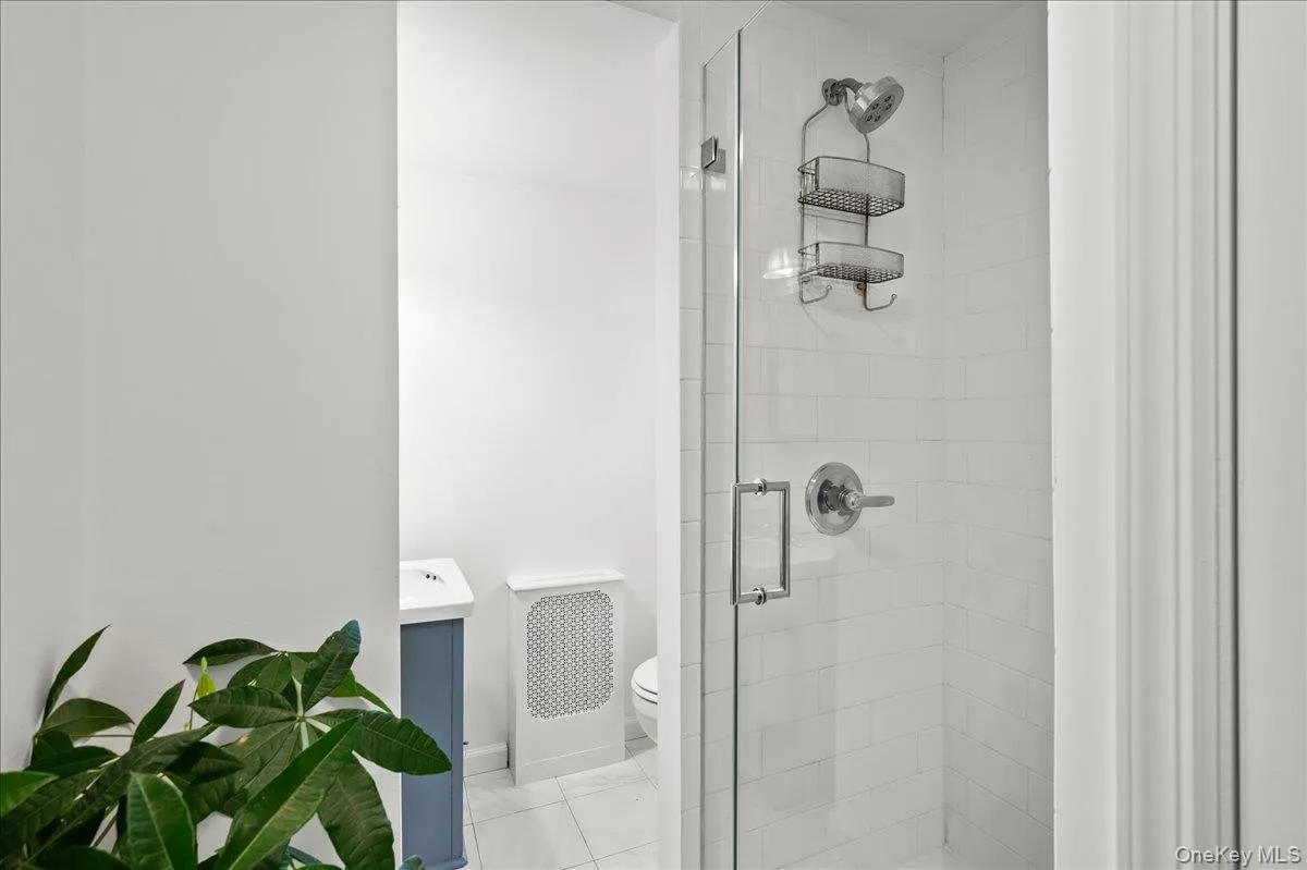 Bath/Shower, Laundry Bath/Shower, Laundry