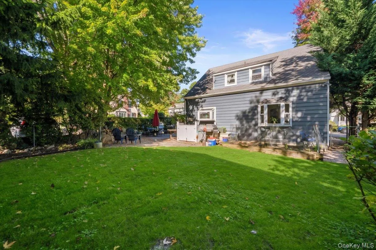 46 Robins Road, New Rochelle, NY, 2 Bedrooms Bedrooms, 6 Rooms Rooms,2 BathroomsBathrooms,Residential,For Rent,Robins,0,1063261 46 Robins Road, New Rochelle, NY, 2 Bedrooms Bedrooms, 6 Rooms Rooms,2 BathroomsBathrooms,Residential,For Rent,Robins,0,1063261