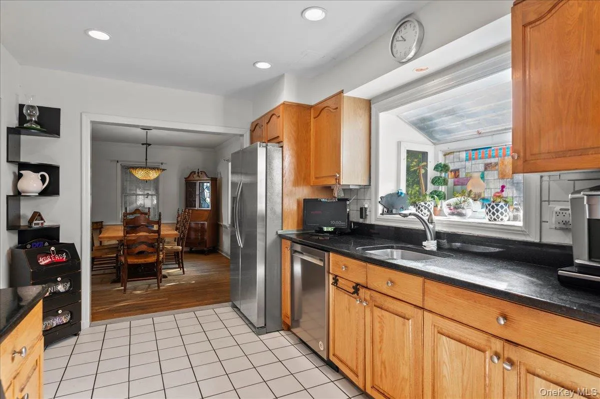 46 Robins Road, New Rochelle, NY, 2 Bedrooms Bedrooms, 6 Rooms Rooms,2 BathroomsBathrooms,Residential,For Rent,Robins,0,1063261 46 Robins Road, New Rochelle, NY, 2 Bedrooms Bedrooms, 6 Rooms Rooms,2 BathroomsBathrooms,Residential,For Rent,Robins,0,1063261
