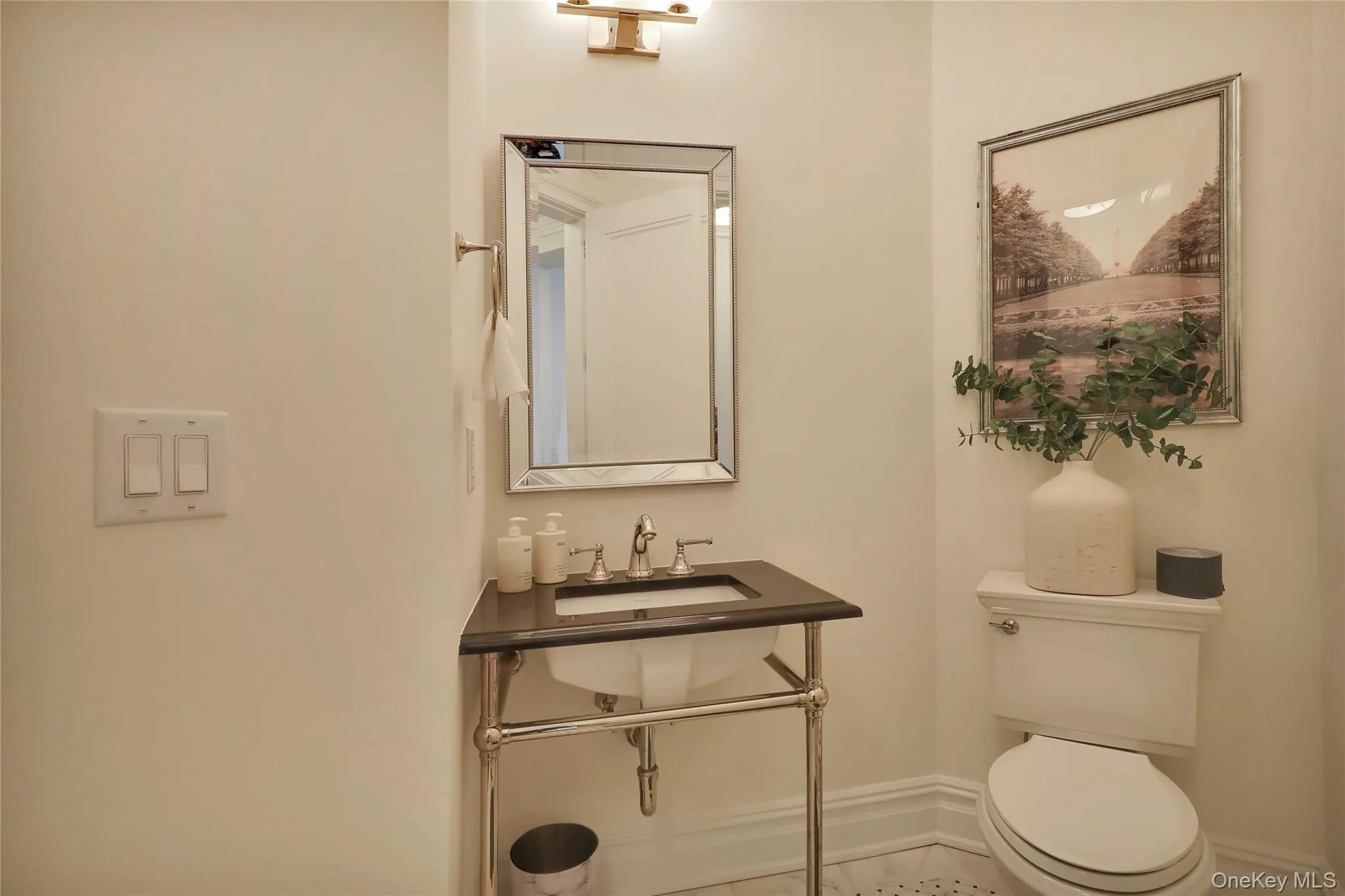 1000 Royal Court, North Hempstead, NY, 2 Bedrooms Bedrooms, 6 Rooms Rooms,2 BathroomsBathrooms,Residential Lease,For Rent,Royal,0,1063266 1000 Royal Court, North Hempstead, NY, 2 Bedrooms Bedrooms, 6 Rooms Rooms,2 BathroomsBathrooms,Residential Lease,For Rent,Royal,0,1063266