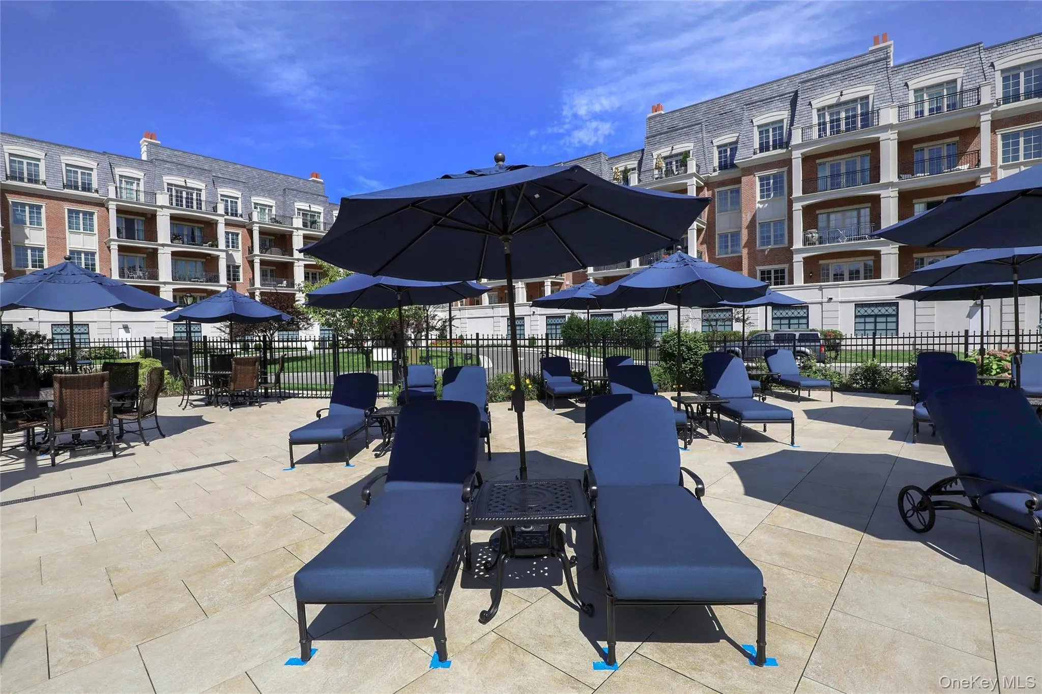 1000 Royal Court, North Hempstead, NY, 2 Bedrooms Bedrooms, 6 Rooms Rooms,2 BathroomsBathrooms,Residential Lease,For Rent,Royal,0,1063266 1000 Royal Court, North Hempstead, NY, 2 Bedrooms Bedrooms, 6 Rooms Rooms,2 BathroomsBathrooms,Residential Lease,For Rent,Royal,0,1063266