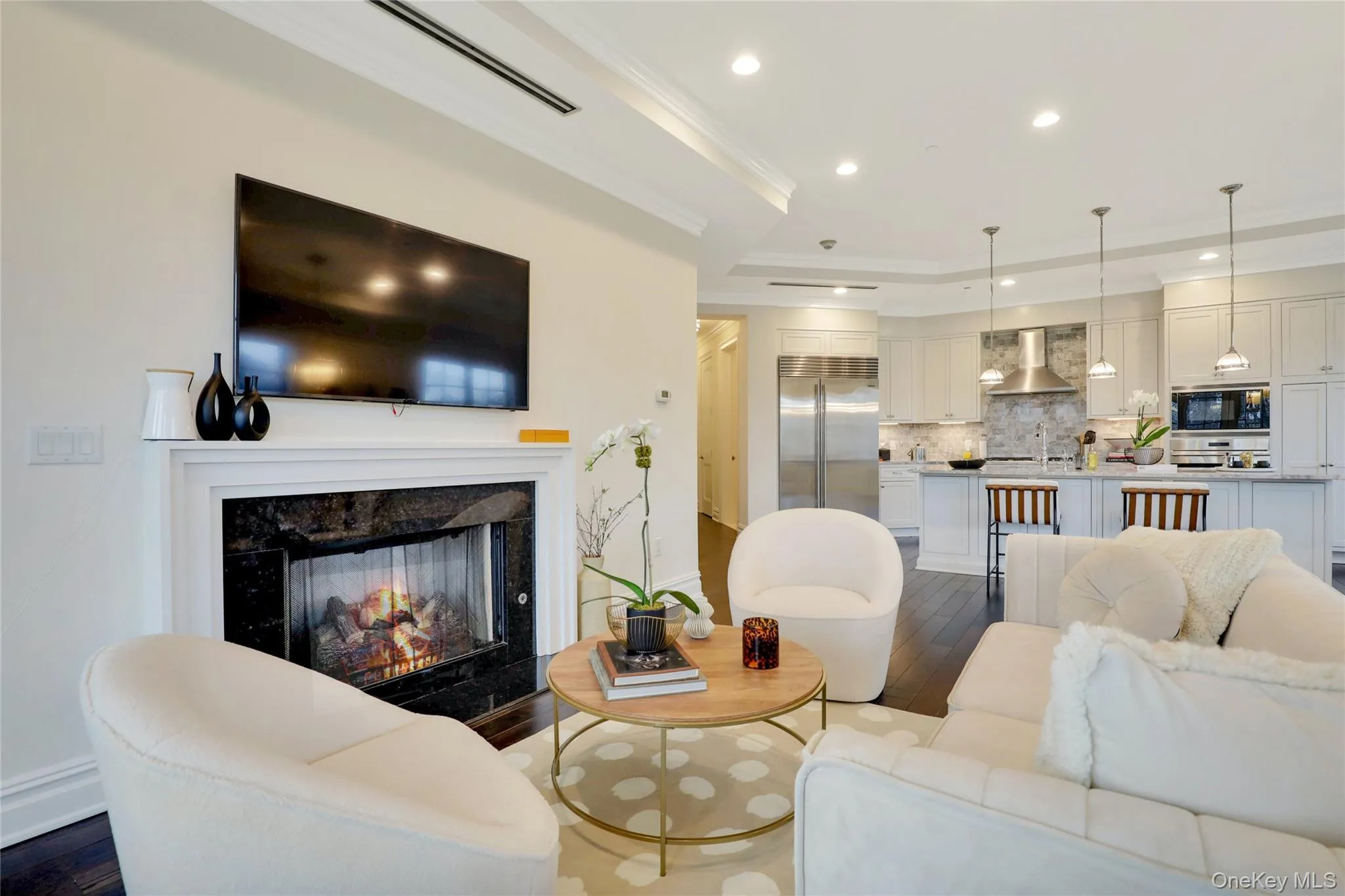 1000 Royal Court, North Hempstead, NY, 2 Bedrooms Bedrooms, 6 Rooms Rooms,2 BathroomsBathrooms,Residential Lease,For Rent,Royal,0,1063266 1000 Royal Court, North Hempstead, NY, 2 Bedrooms Bedrooms, 6 Rooms Rooms,2 BathroomsBathrooms,Residential Lease,For Rent,Royal,0,1063266