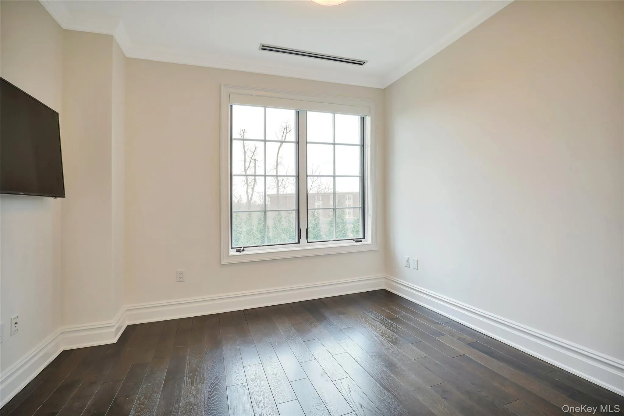 1000 Royal Court, North Hempstead, NY, 2 Bedrooms Bedrooms, 6 Rooms Rooms,2 BathroomsBathrooms,Residential Lease,For Rent,Royal,0,1063266 1000 Royal Court, North Hempstead, NY, 2 Bedrooms Bedrooms, 6 Rooms Rooms,2 BathroomsBathrooms,Residential Lease,For Rent,Royal,0,1063266