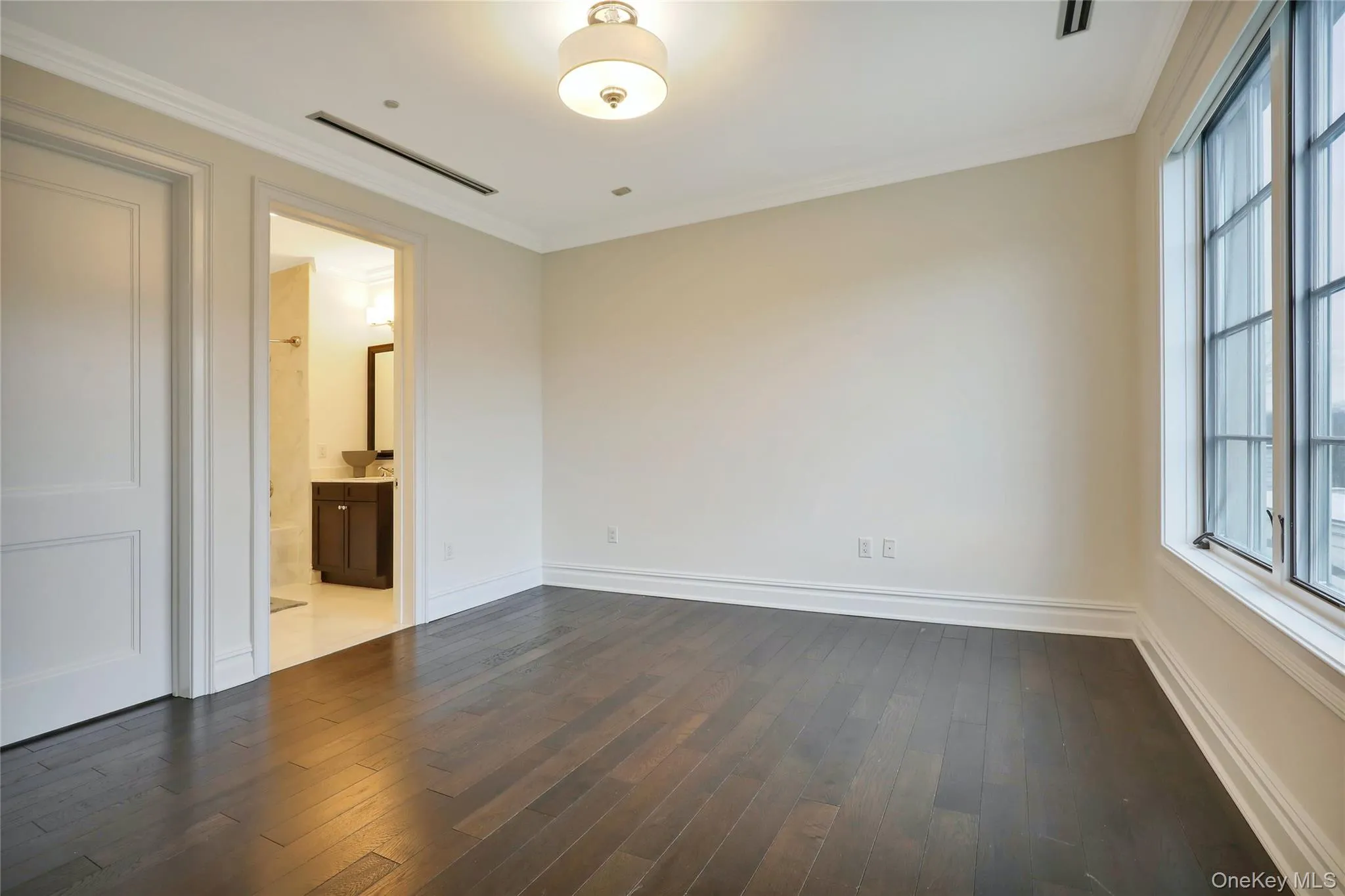 1000 Royal Court, North Hempstead, NY, 2 Bedrooms Bedrooms, 6 Rooms Rooms,2 BathroomsBathrooms,Residential Lease,For Rent,Royal,0,1063266 1000 Royal Court, North Hempstead, NY, 2 Bedrooms Bedrooms, 6 Rooms Rooms,2 BathroomsBathrooms,Residential Lease,For Rent,Royal,0,1063266