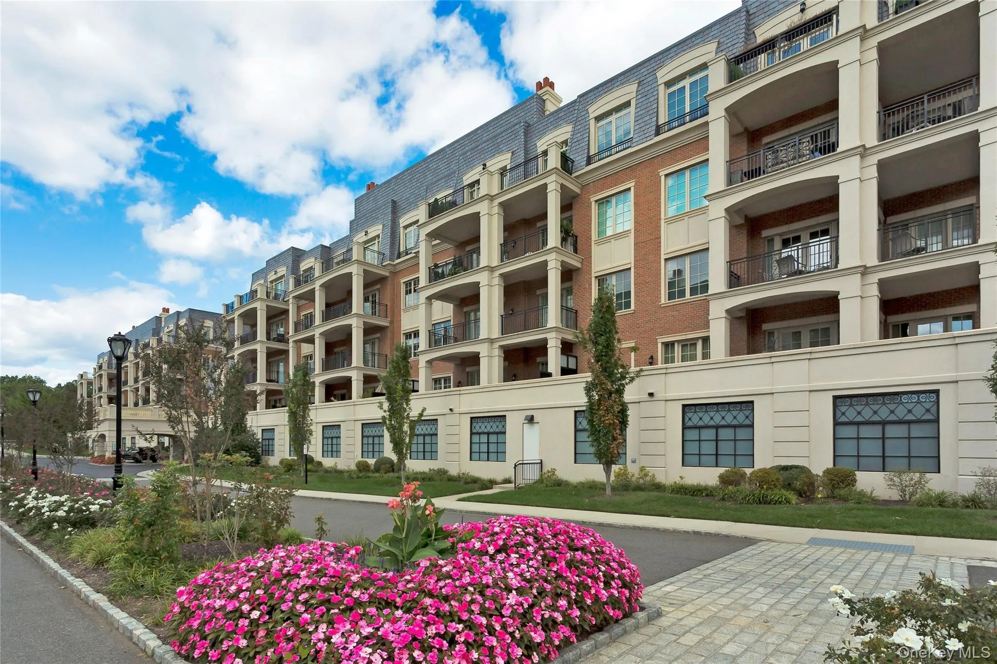 1000 Royal Court, North Hempstead, NY, 2 Bedrooms Bedrooms, 6 Rooms Rooms,2 BathroomsBathrooms,Residential Lease,For Rent,Royal,0,1063266 1000 Royal Court, North Hempstead, NY, 2 Bedrooms Bedrooms, 6 Rooms Rooms,2 BathroomsBathrooms,Residential Lease,For Rent,Royal,0,1063266