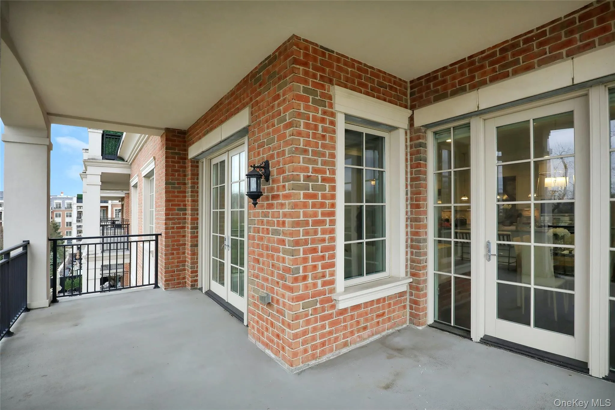 1000 Royal Court, North Hempstead, NY, 2 Bedrooms Bedrooms, 6 Rooms Rooms,2 BathroomsBathrooms,Residential Lease,For Rent,Royal,0,1063266 1000 Royal Court, North Hempstead, NY, 2 Bedrooms Bedrooms, 6 Rooms Rooms,2 BathroomsBathrooms,Residential Lease,For Rent,Royal,0,1063266