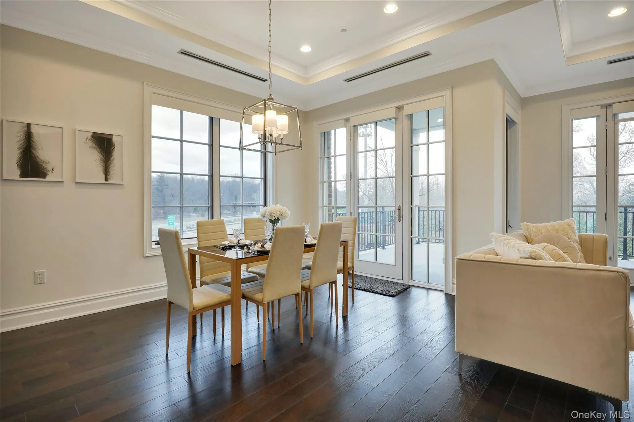 1000 Royal Court, North Hempstead, NY, 2 Bedrooms Bedrooms, 6 Rooms Rooms,2 BathroomsBathrooms,Residential Lease,For Rent,Royal,0,1063266 1000 Royal Court, North Hempstead, NY, 2 Bedrooms Bedrooms, 6 Rooms Rooms,2 BathroomsBathrooms,Residential Lease,For Rent,Royal,0,1063266
