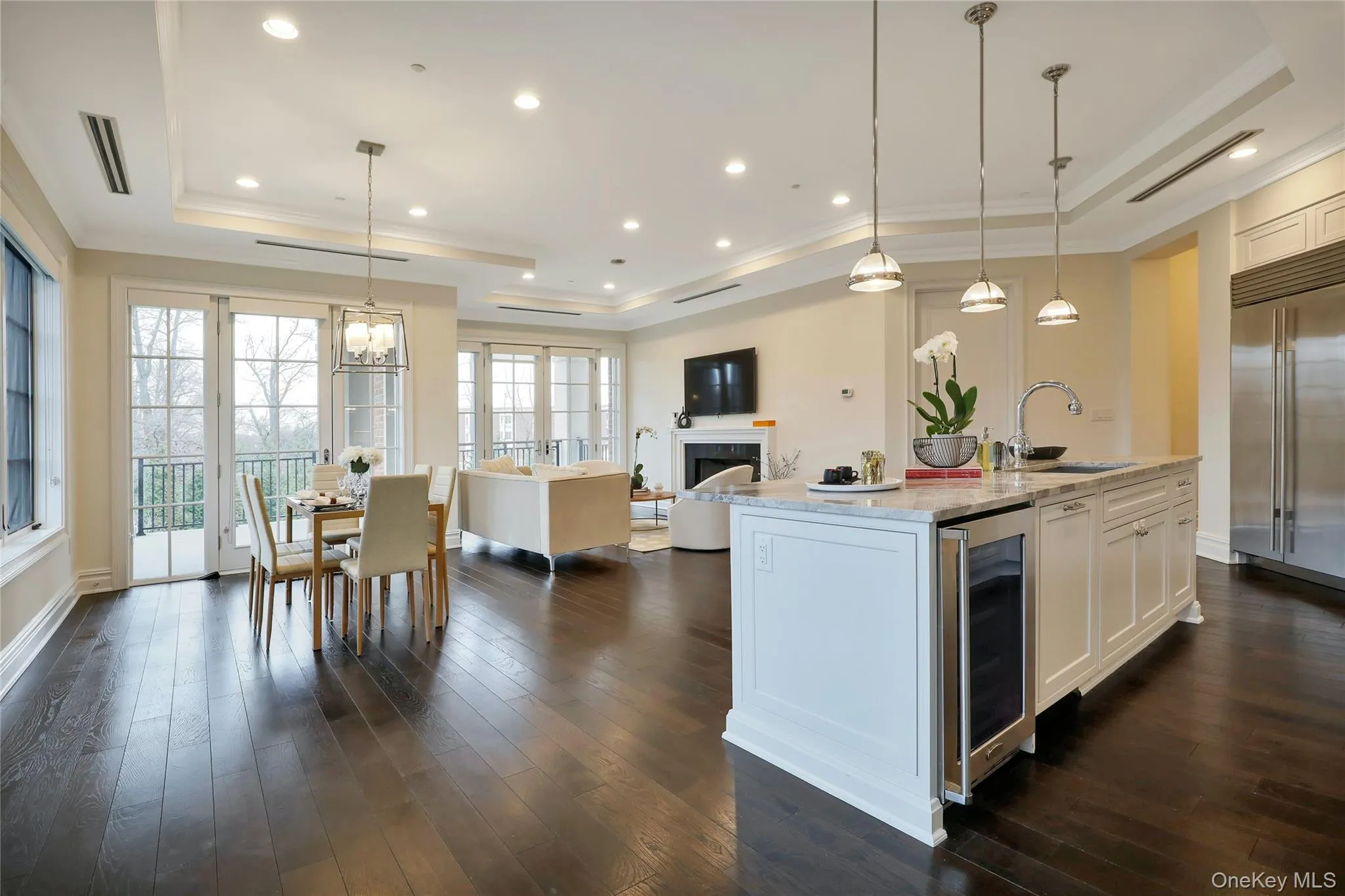 1000 Royal Court, North Hempstead, NY, 2 Bedrooms Bedrooms, 6 Rooms Rooms,2 BathroomsBathrooms,Residential Lease,For Rent,Royal,0,1063266 1000 Royal Court, North Hempstead, NY, 2 Bedrooms Bedrooms, 6 Rooms Rooms,2 BathroomsBathrooms,Residential Lease,For Rent,Royal,0,1063266