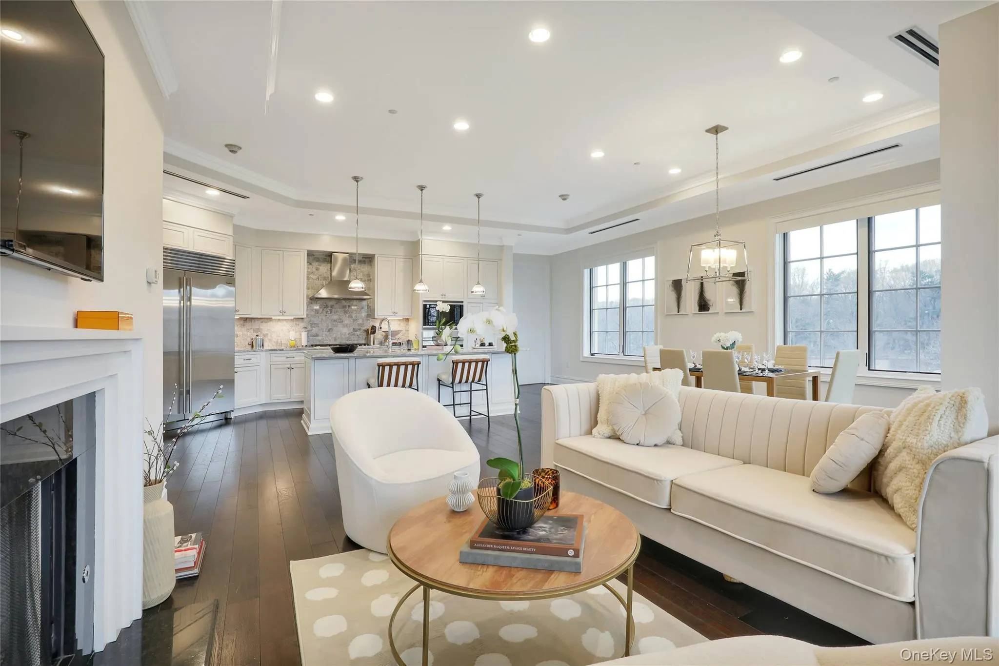 1000 Royal Court, North Hempstead, NY, 2 Bedrooms Bedrooms, 6 Rooms Rooms,2 BathroomsBathrooms,Residential Lease,For Rent,Royal,0,1063266 1000 Royal Court, North Hempstead, NY, 2 Bedrooms Bedrooms, 6 Rooms Rooms,2 BathroomsBathrooms,Residential Lease,For Rent,Royal,0,1063266