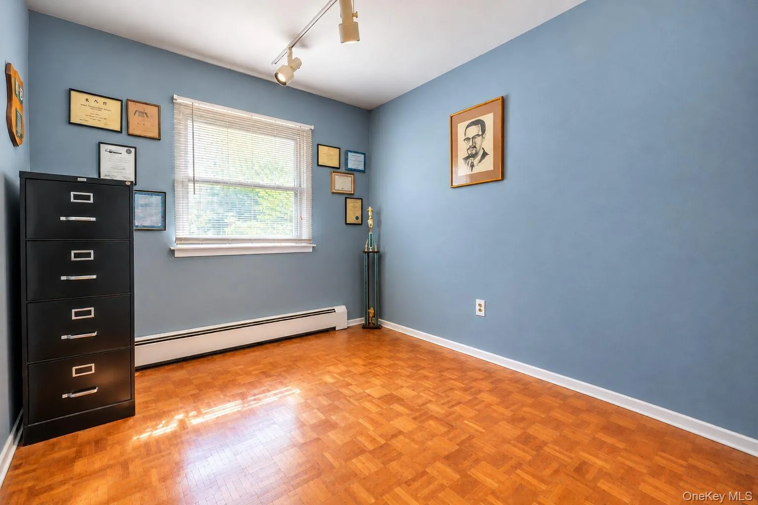 AI Generated to stage and declutter to give buyers a better idea of the space. AI Generated to stage and declutter to give buyers a better idea of the space.