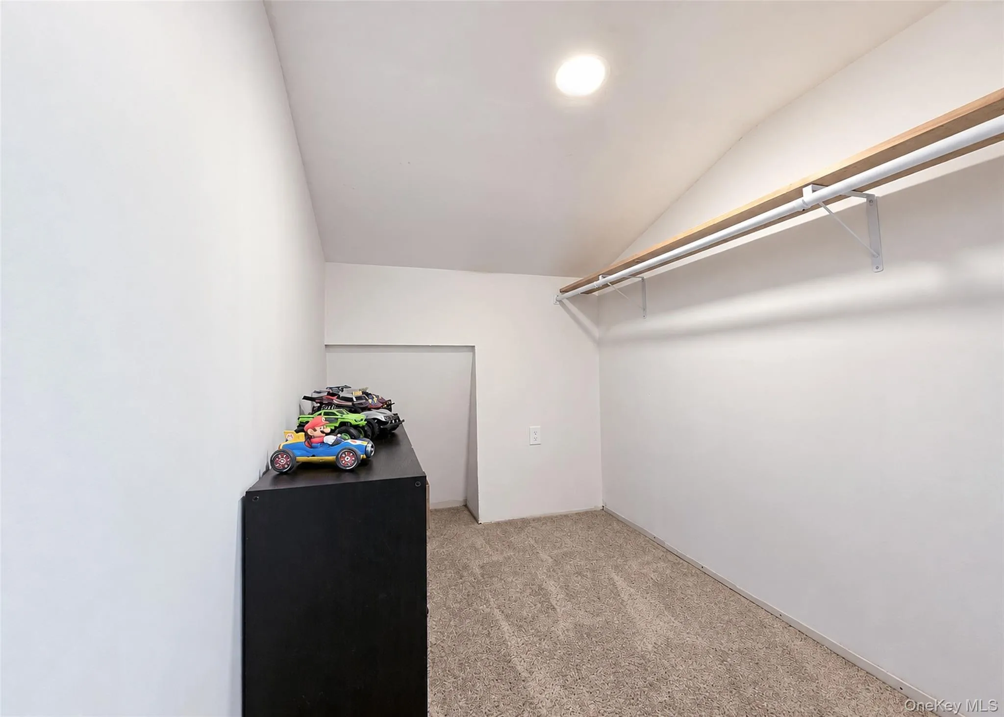 1343 Waverly Avenue, Brookhaven, NY, 5 Bedrooms Bedrooms, 8 Rooms Rooms,2 BathroomsBathrooms,Residential,For Rent,Waverly,0,1063277 1343 Waverly Avenue, Brookhaven, NY, 5 Bedrooms Bedrooms, 8 Rooms Rooms,2 BathroomsBathrooms,Residential,For Rent,Waverly,0,1063277
