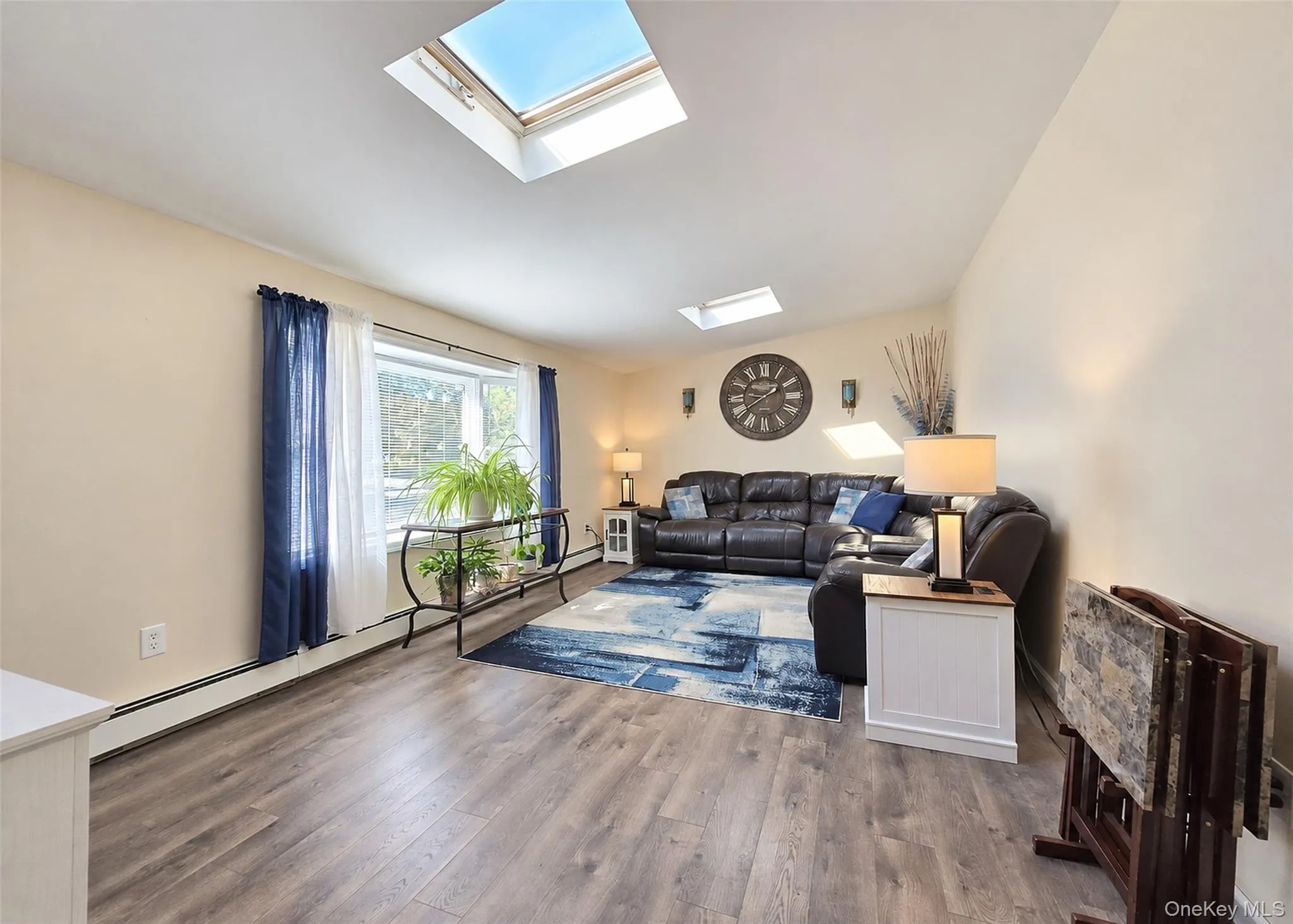 1343 Waverly Avenue, Brookhaven, NY, 5 Bedrooms Bedrooms, 8 Rooms Rooms,2 BathroomsBathrooms,Residential,For Rent,Waverly,0,1063277 1343 Waverly Avenue, Brookhaven, NY, 5 Bedrooms Bedrooms, 8 Rooms Rooms,2 BathroomsBathrooms,Residential,For Rent,Waverly,0,1063277
