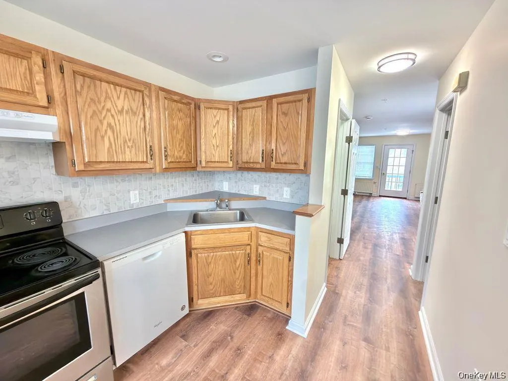 Kitchen of similar unit Kitchen of similar unit