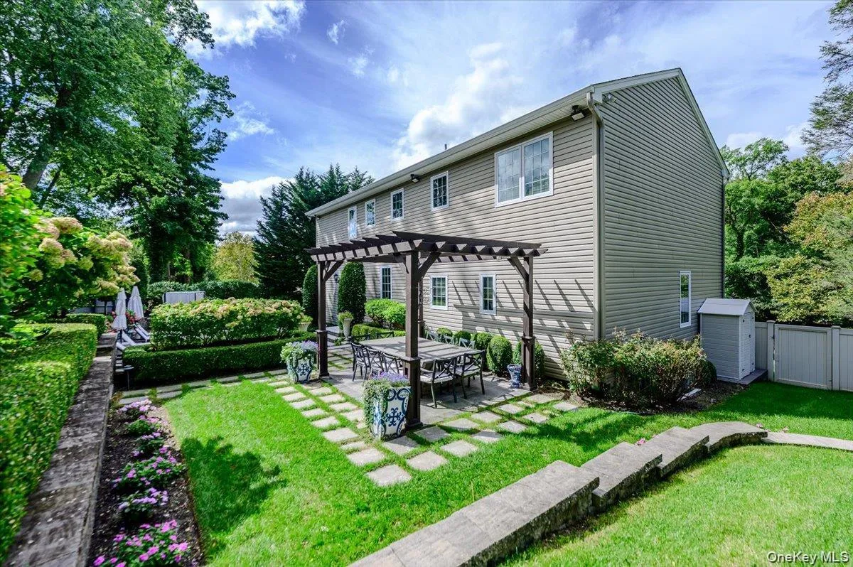 76 Bay Road, Huntington, NY, 4 Bedrooms Bedrooms, 9 Rooms Rooms,4 BathroomsBathrooms,Residential,For Rent,Bay,0,1063288 76 Bay Road, Huntington, NY, 4 Bedrooms Bedrooms, 9 Rooms Rooms,4 BathroomsBathrooms,Residential,For Rent,Bay,0,1063288