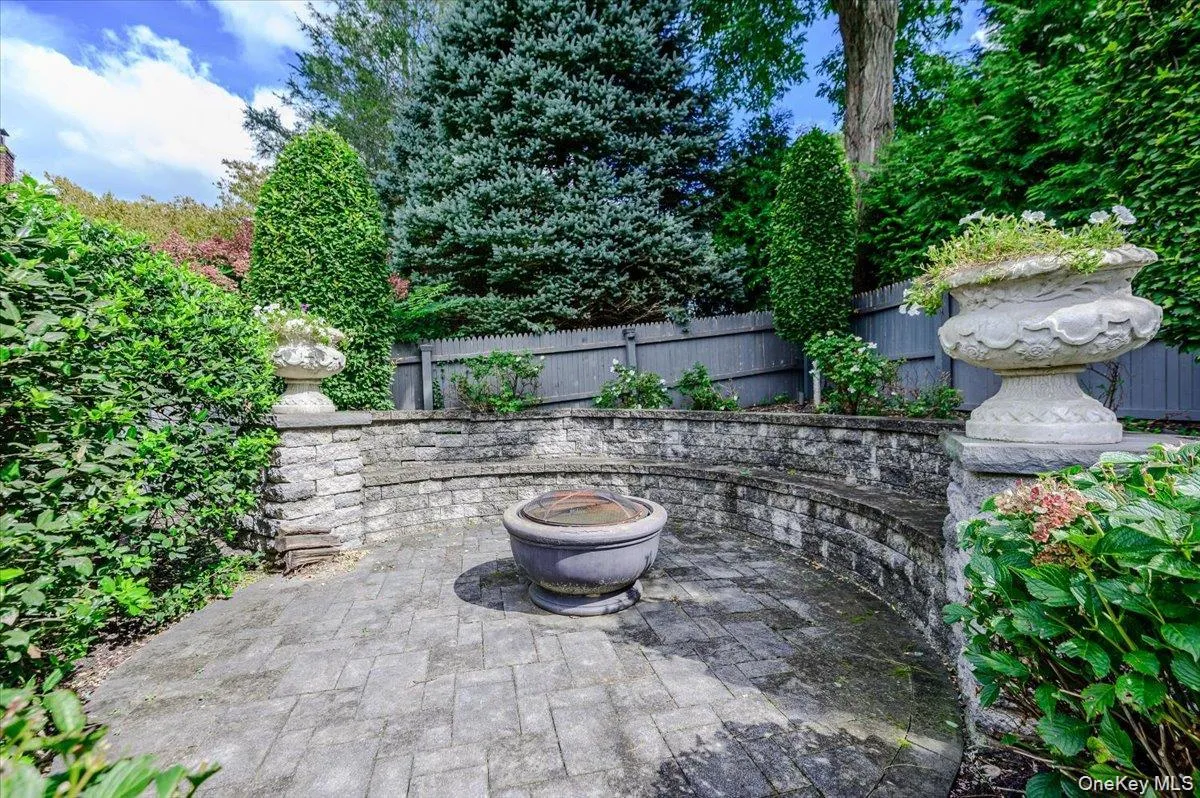 76 Bay Road, Huntington, NY, 4 Bedrooms Bedrooms, 9 Rooms Rooms,4 BathroomsBathrooms,Residential,For Rent,Bay,0,1063288 76 Bay Road, Huntington, NY, 4 Bedrooms Bedrooms, 9 Rooms Rooms,4 BathroomsBathrooms,Residential,For Rent,Bay,0,1063288