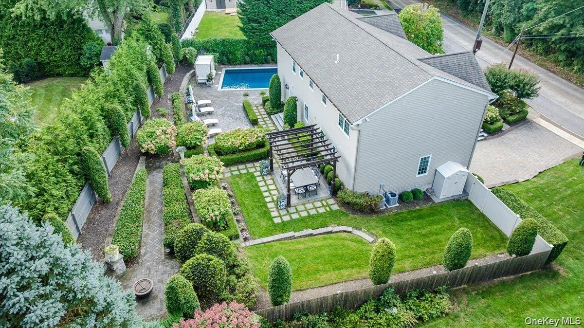 76 Bay Road, Huntington, NY, 4 Bedrooms Bedrooms, 9 Rooms Rooms,4 BathroomsBathrooms,Residential,For Rent,Bay,0,1063288 76 Bay Road, Huntington, NY, 4 Bedrooms Bedrooms, 9 Rooms Rooms,4 BathroomsBathrooms,Residential,For Rent,Bay,0,1063288
