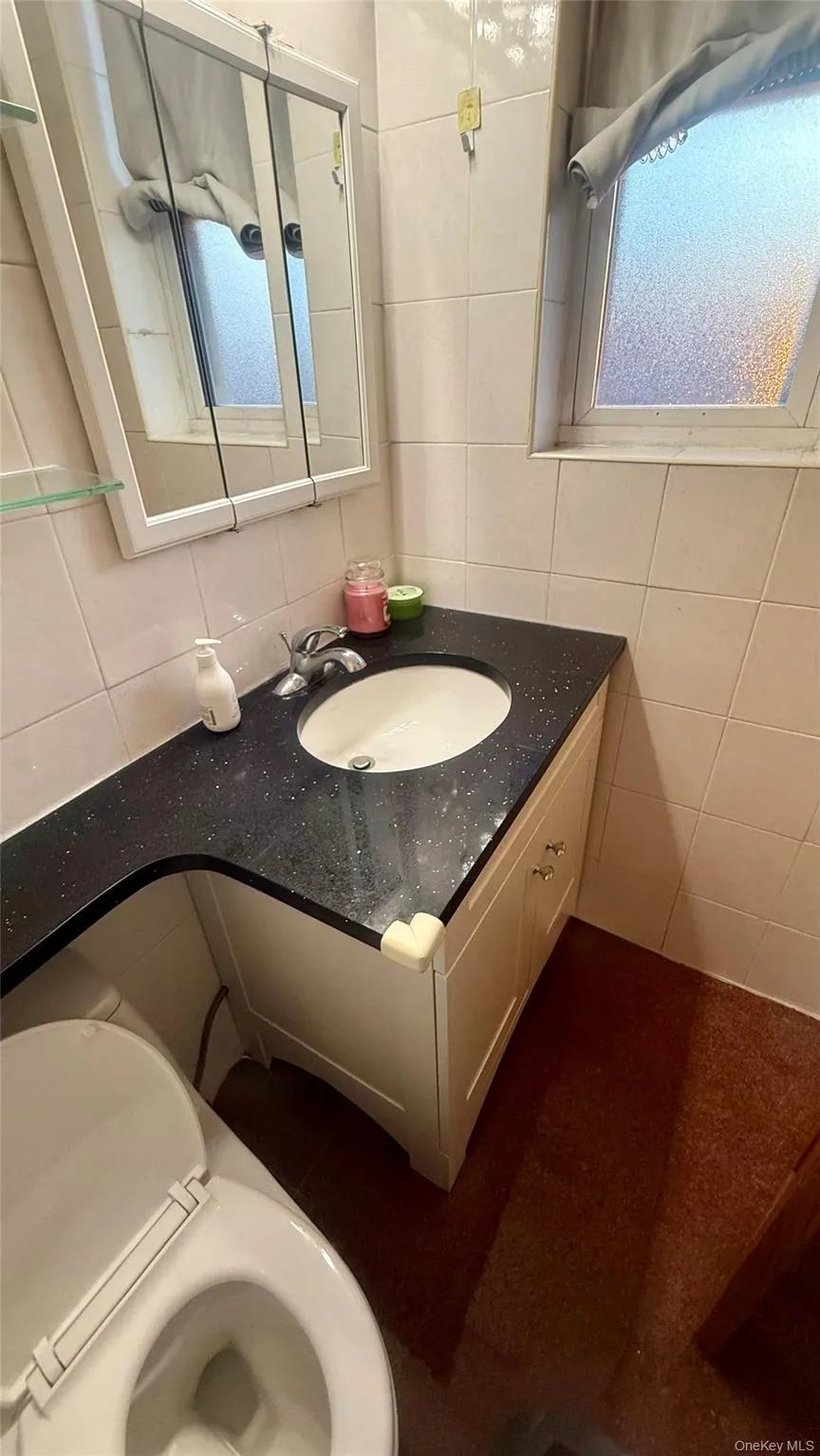 144-70 41st Avenue, New York, NY, 2 Bedrooms Bedrooms, 6 Rooms Rooms,1 BathroomBathrooms,Residential,For Rent,41st,0,1063292 144-70 41st Avenue, New York, NY, 2 Bedrooms Bedrooms, 6 Rooms Rooms,1 BathroomBathrooms,Residential,For Rent,41st,0,1063292