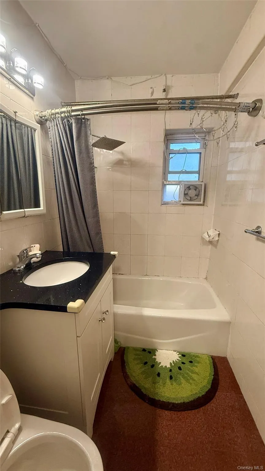 144-70 41st Avenue, New York, NY, 2 Bedrooms Bedrooms, 6 Rooms Rooms,1 BathroomBathrooms,Residential,For Rent,41st,0,1063292 144-70 41st Avenue, New York, NY, 2 Bedrooms Bedrooms, 6 Rooms Rooms,1 BathroomBathrooms,Residential,For Rent,41st,0,1063292