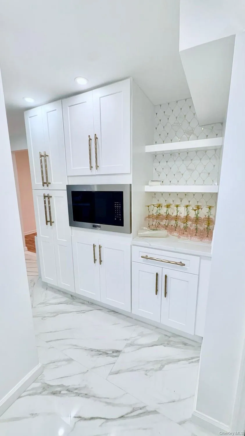 191-15 Linden Boulevard, New York, NY, 2 Bedroom Bedrooms, 4 Room Rooms,1 BathroomBathrooms,Residential Lease,For Rent,Linden,0,1063302 191-15 Linden Boulevard, New York, NY, 2 Bedroom Bedrooms, 4 Room Rooms,1 BathroomBathrooms,Residential Lease,For Rent,Linden,0,1063302