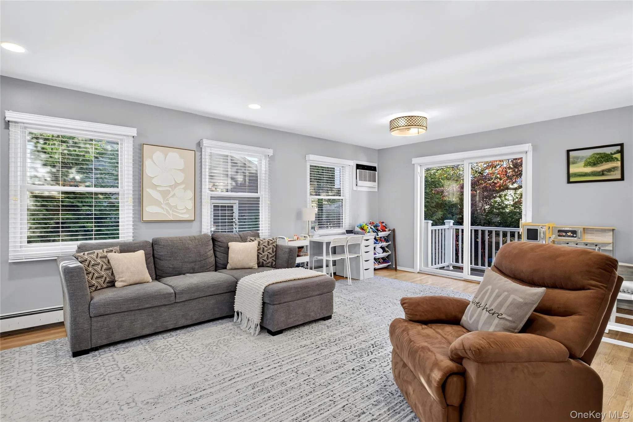 5 Fairview Avenue, North Hempstead, NY, 3 Bedrooms Bedrooms, 7 Rooms Rooms,2 BathroomsBathrooms,Residential,For Rent,Fairview,0,1063311 5 Fairview Avenue, North Hempstead, NY, 3 Bedrooms Bedrooms, 7 Rooms Rooms,2 BathroomsBathrooms,Residential,For Rent,Fairview,0,1063311
