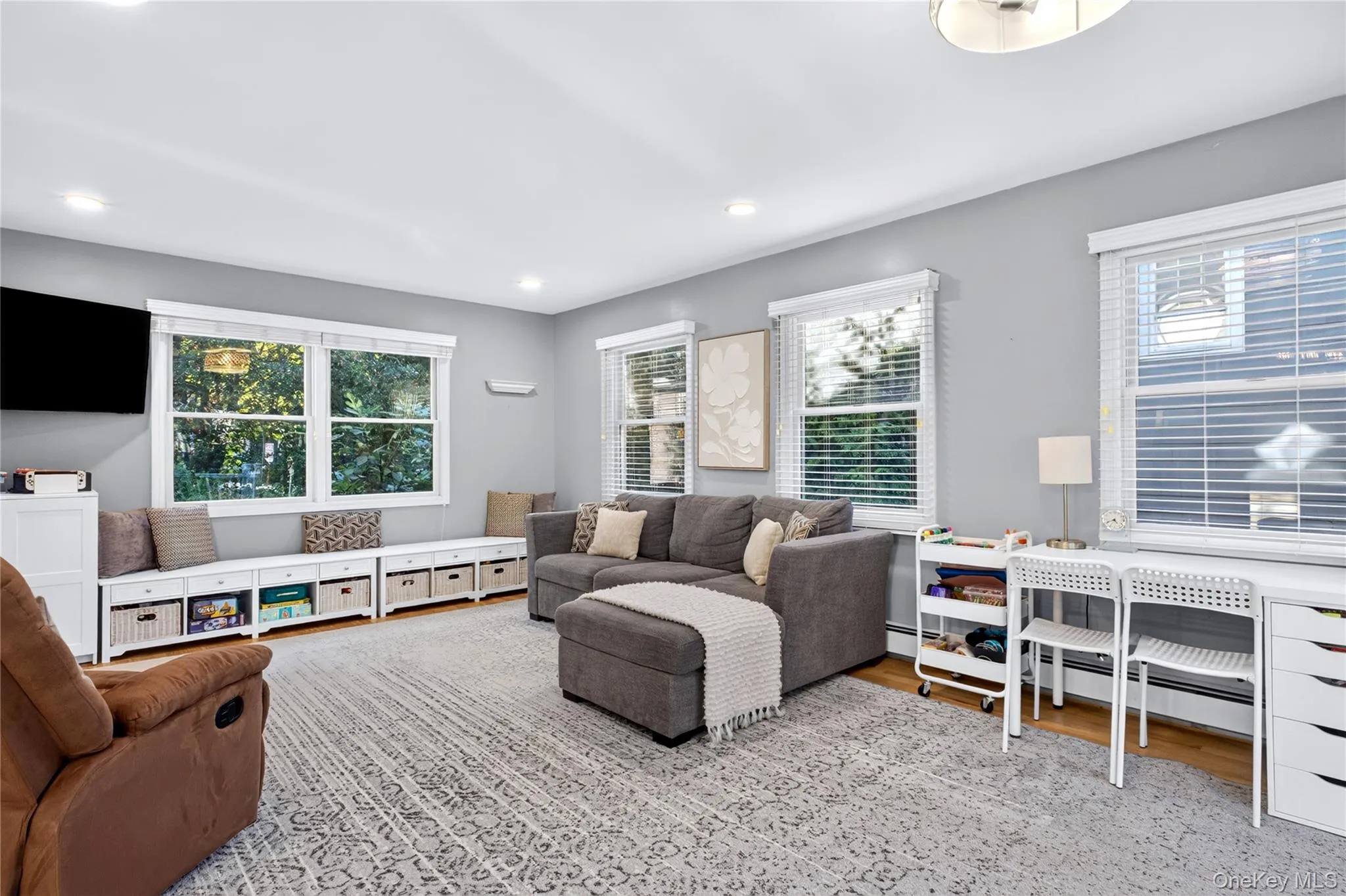 5 Fairview Avenue, North Hempstead, NY, 3 Bedrooms Bedrooms, 7 Rooms Rooms,2 BathroomsBathrooms,Residential,For Rent,Fairview,0,1063311 5 Fairview Avenue, North Hempstead, NY, 3 Bedrooms Bedrooms, 7 Rooms Rooms,2 BathroomsBathrooms,Residential,For Rent,Fairview,0,1063311