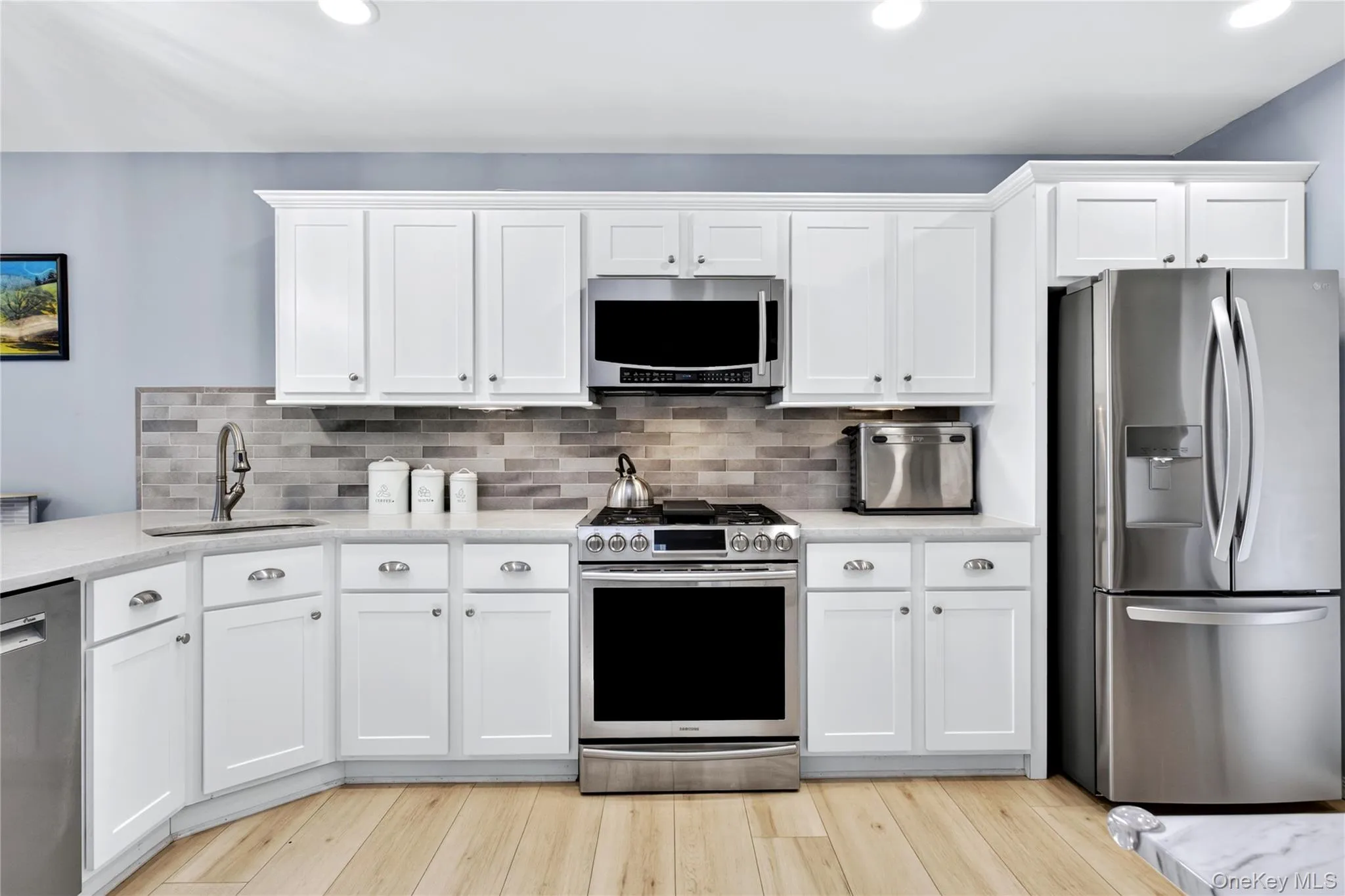 5 Fairview Avenue, North Hempstead, NY, 3 Bedrooms Bedrooms, 7 Rooms Rooms,2 BathroomsBathrooms,Residential,For Rent,Fairview,0,1063311 5 Fairview Avenue, North Hempstead, NY, 3 Bedrooms Bedrooms, 7 Rooms Rooms,2 BathroomsBathrooms,Residential,For Rent,Fairview,0,1063311