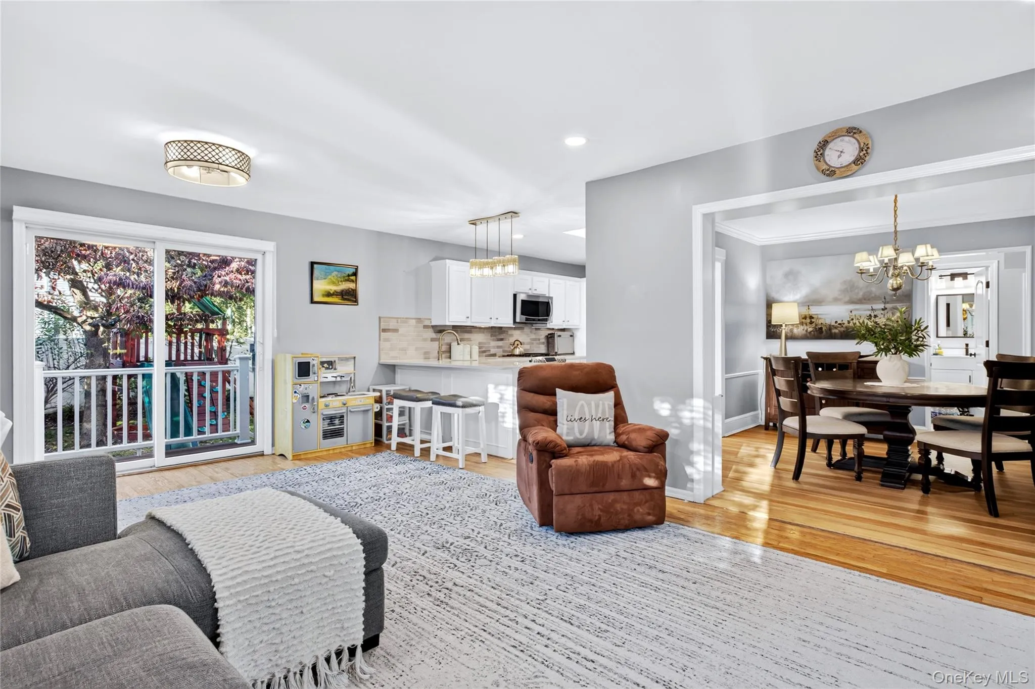5 Fairview Avenue, North Hempstead, NY, 3 Bedrooms Bedrooms, 7 Rooms Rooms,2 BathroomsBathrooms,Residential,For Rent,Fairview,0,1063311 5 Fairview Avenue, North Hempstead, NY, 3 Bedrooms Bedrooms, 7 Rooms Rooms,2 BathroomsBathrooms,Residential,For Rent,Fairview,0,1063311