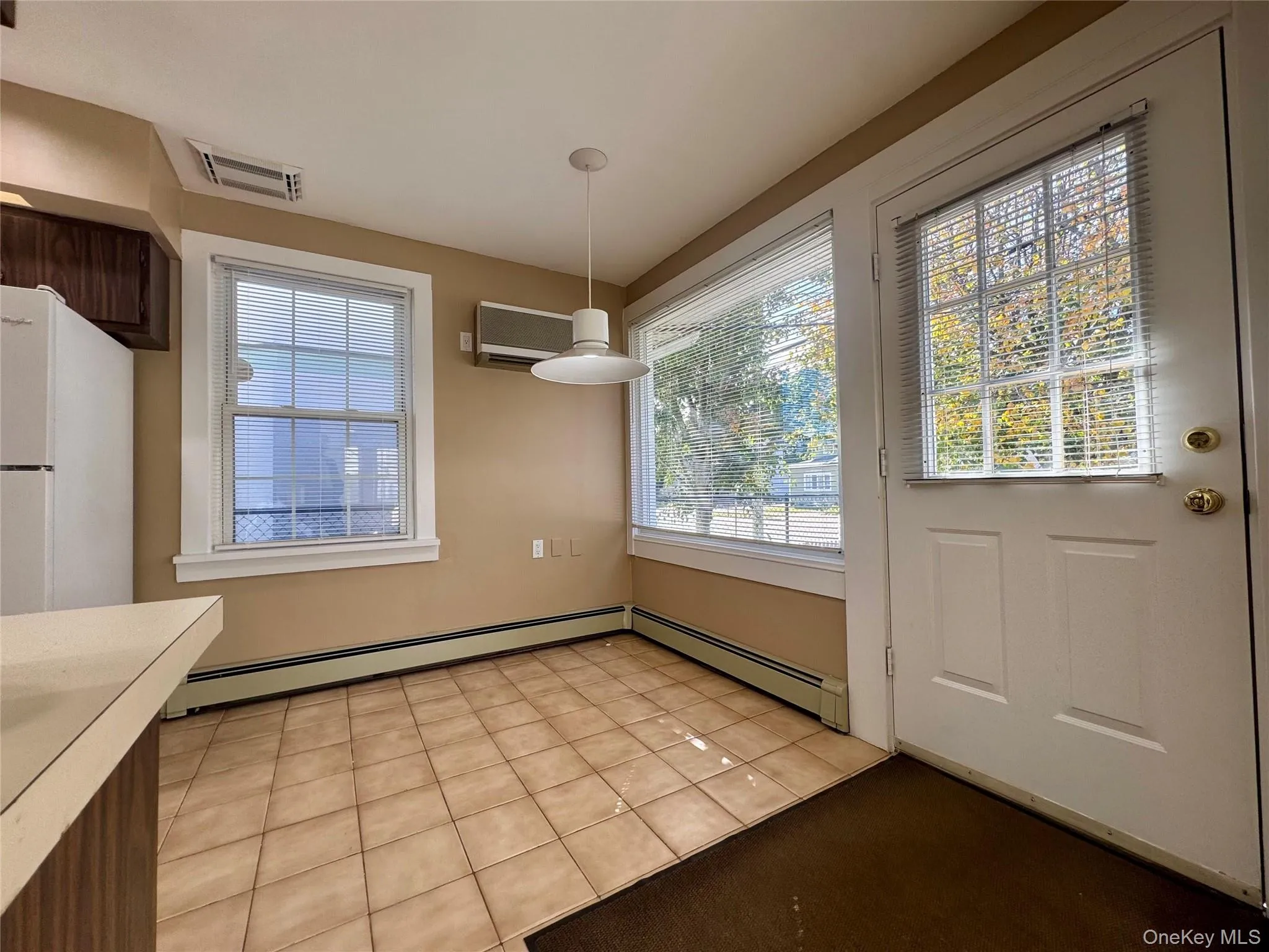 99 Jerusalem Avenue, Oyster Bay, NY, 1 Bedroom Bedrooms, 5 Rooms Rooms,1 BathroomBathrooms,Residential Lease,For Rent,Jerusalem,0,1063321 99 Jerusalem Avenue, Oyster Bay, NY, 1 Bedroom Bedrooms, 5 Rooms Rooms,1 BathroomBathrooms,Residential Lease,For Rent,Jerusalem,0,1063321
