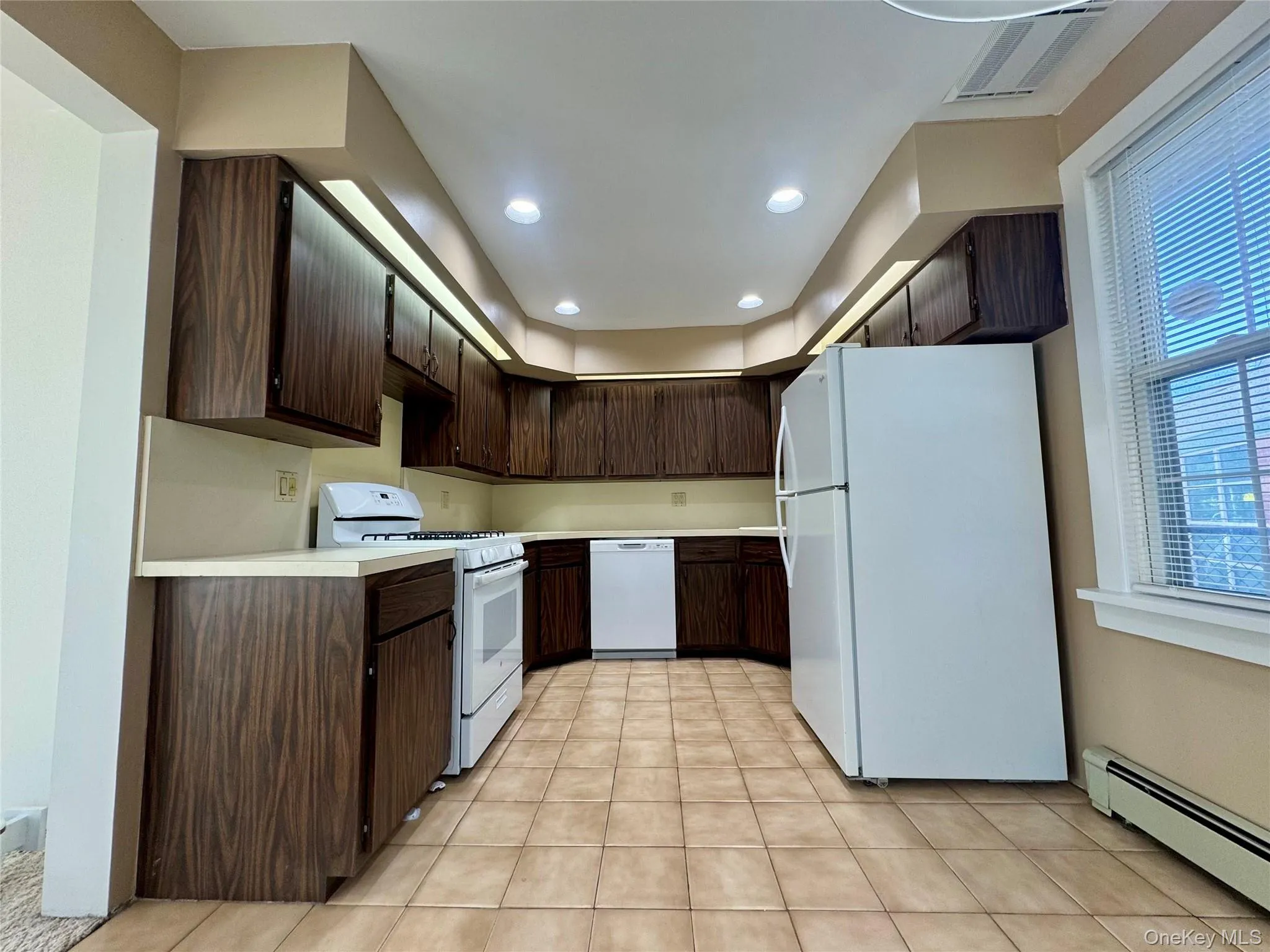 99 Jerusalem Avenue, Oyster Bay, NY, 1 Bedroom Bedrooms, 5 Rooms Rooms,1 BathroomBathrooms,Residential Lease,For Rent,Jerusalem,0,1063321 99 Jerusalem Avenue, Oyster Bay, NY, 1 Bedroom Bedrooms, 5 Rooms Rooms,1 BathroomBathrooms,Residential Lease,For Rent,Jerusalem,0,1063321