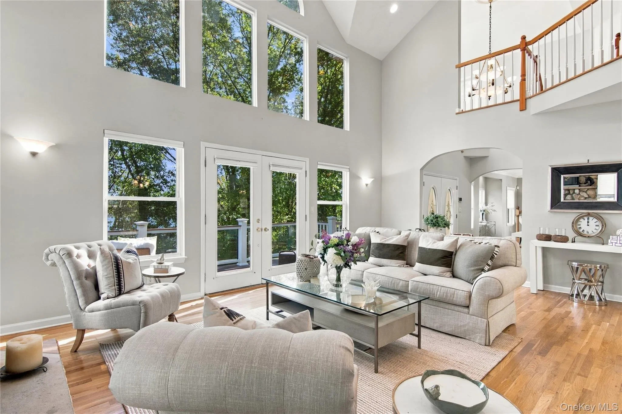 Wall of Windows - To enjoy beautiful water-view Wall of Windows - To enjoy beautiful water-view